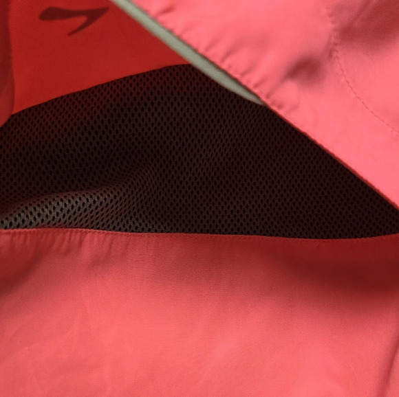 Brooks Nightlife Essential II Running Jacket Pink for Women -- Size: Med - Picture 14 of 17